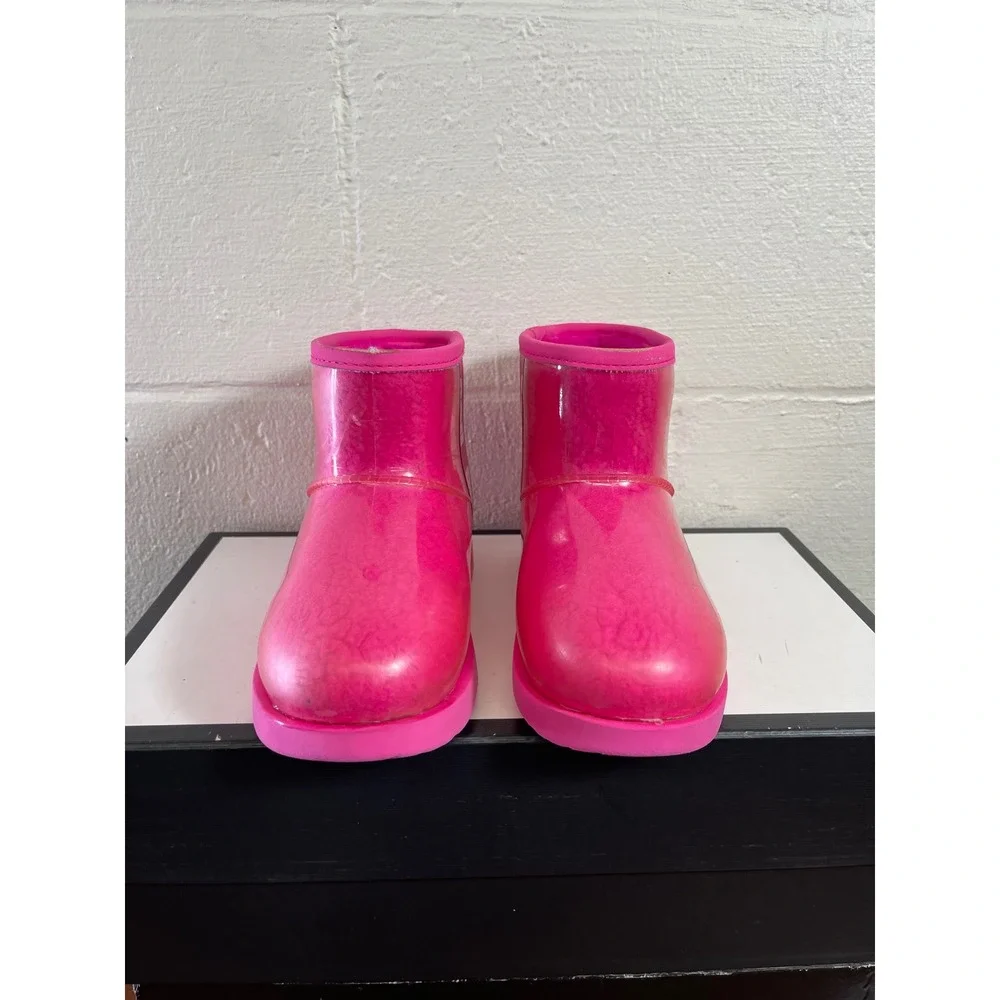UGG Classic Clear 1112386K Mini Pink Waterproof Boots Pull On Kids Size 13 US